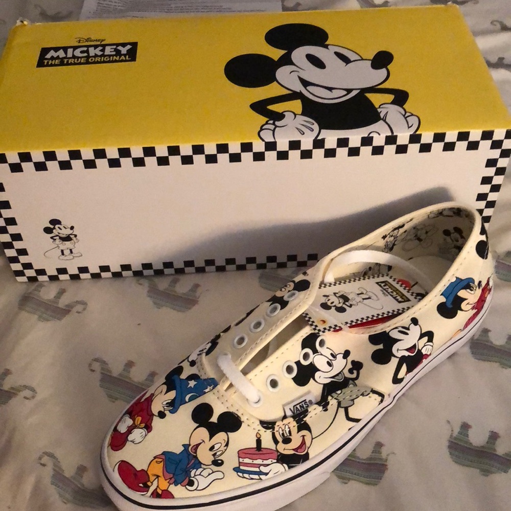 BRAND NEW VANS